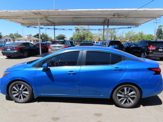 2021 Nissan Versa SV en venta en Art's Auto Sales, Hanford CA